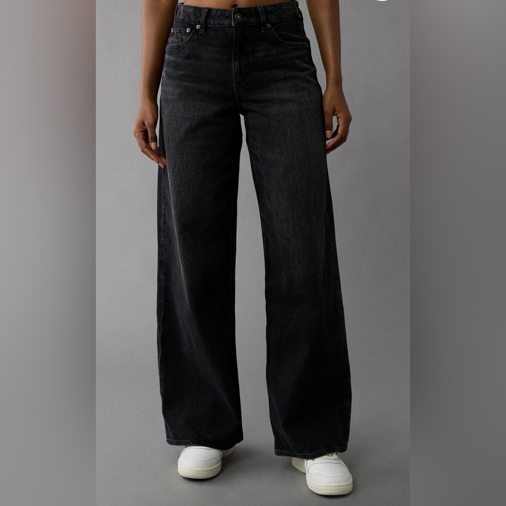 AE Strigid Super High Waisted Ultra Wide-Leg Jean